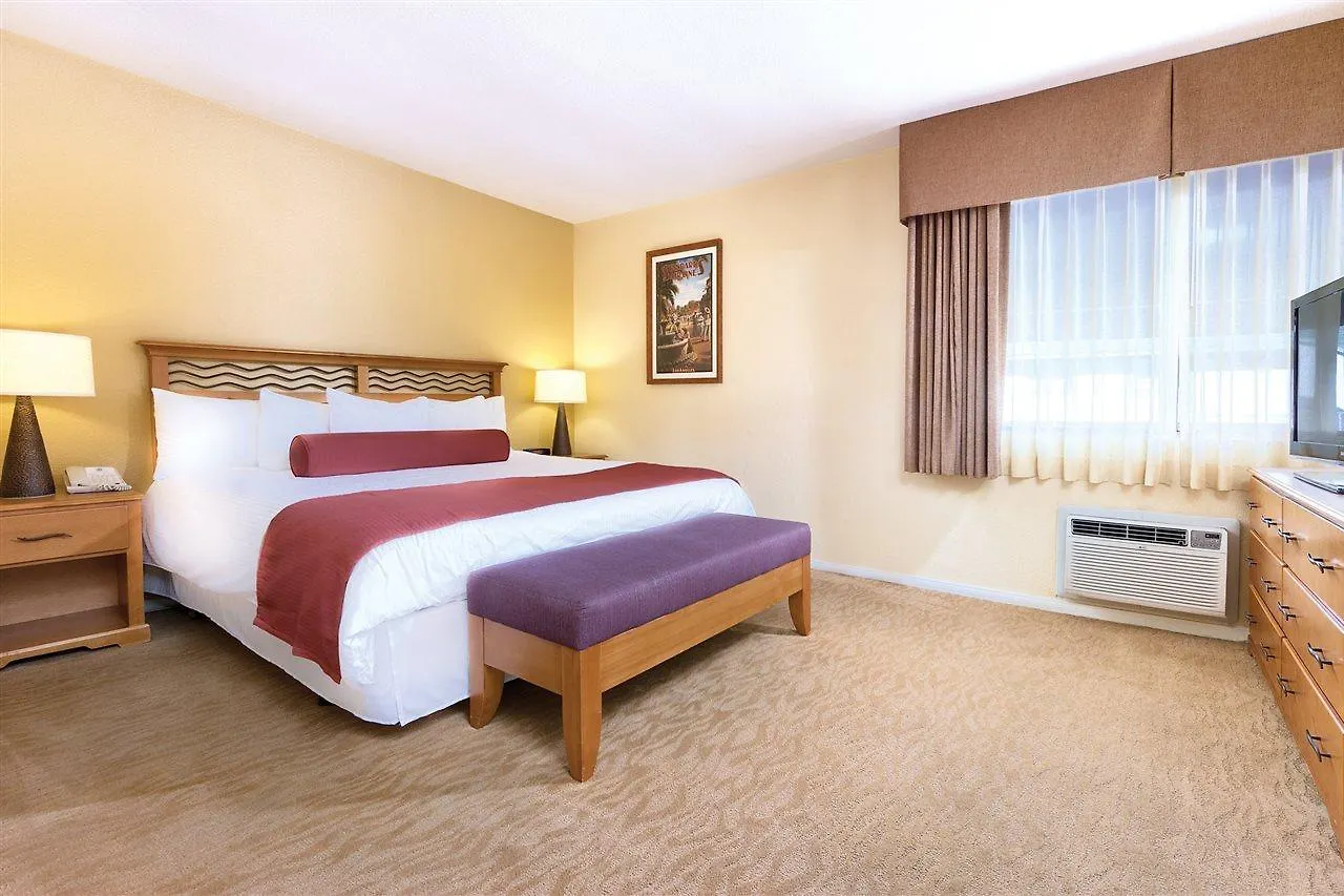 Club Wyndham Dolphin'S Cove Hotel Anaheim Resort