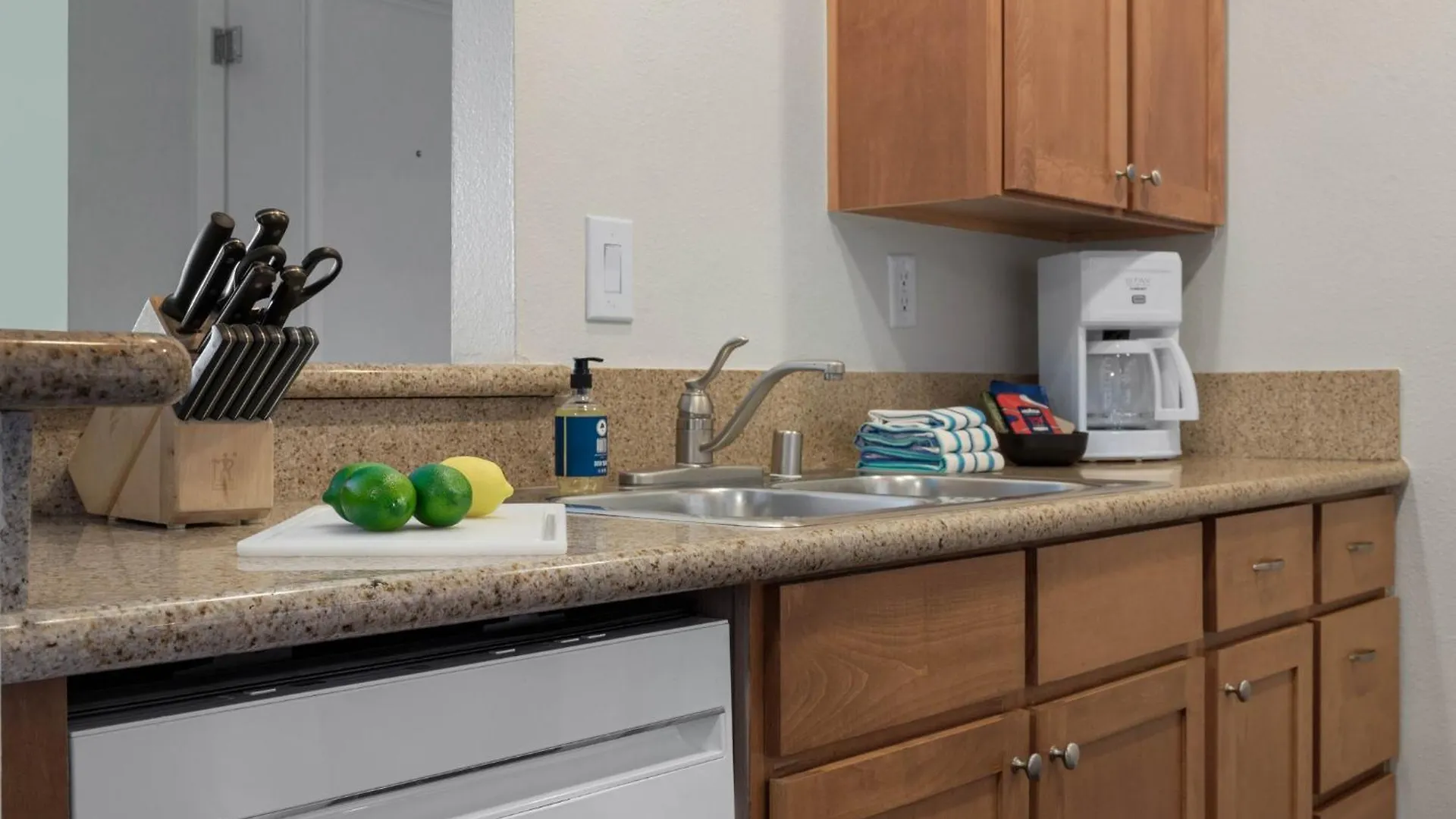 Hotel Club Wyndham Dolphin'S Cove Anaheim 3*,  USA